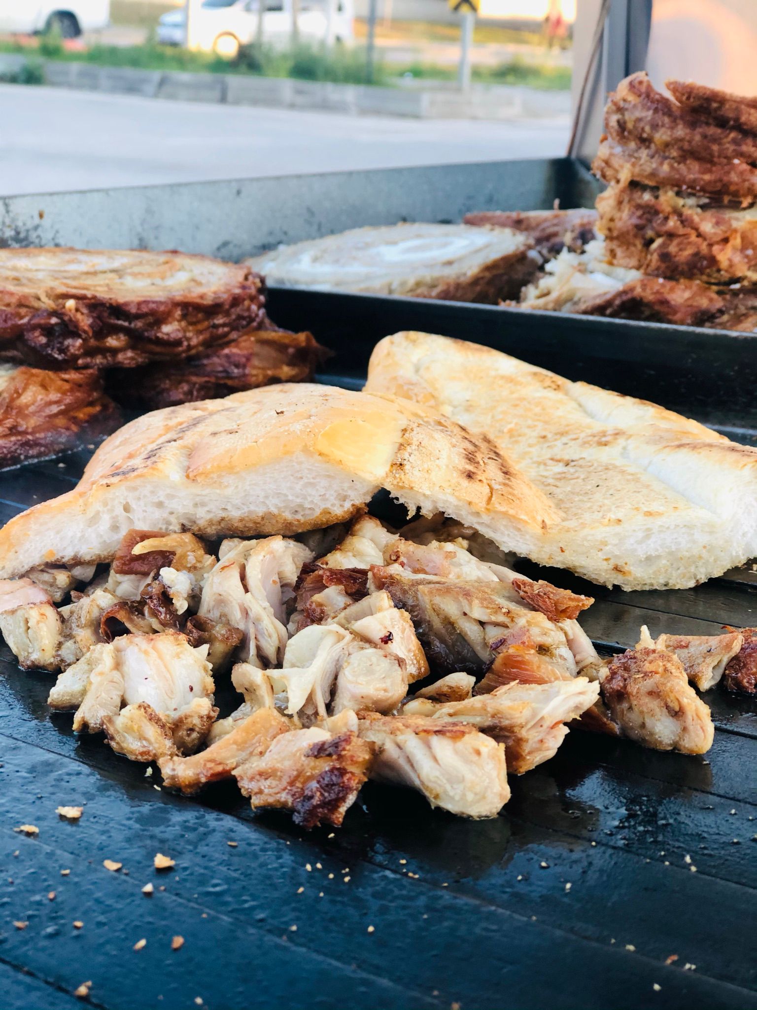 Şairin Yeri Ünal Usta